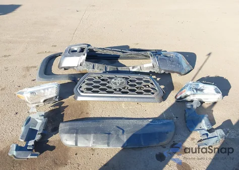 2021 Toyota Tacoma Trd Off-Road z USA, uszkodzony, nr VIN 5TFCZ5AN7MX266364